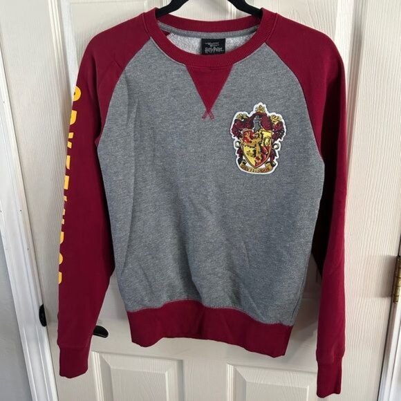 Harry Potter Universal Studios Gryffindor Pullover Sweater, Sz XS - Picture 9 of 13